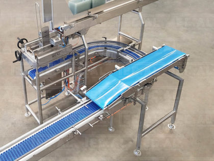 AUTOMATIC FILLER FOR MINCED MEAT