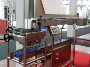 AUTOMATIC TRAY DENESTER